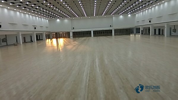 籃球運(yùn)動木地板生產(chǎn)廠家24厚