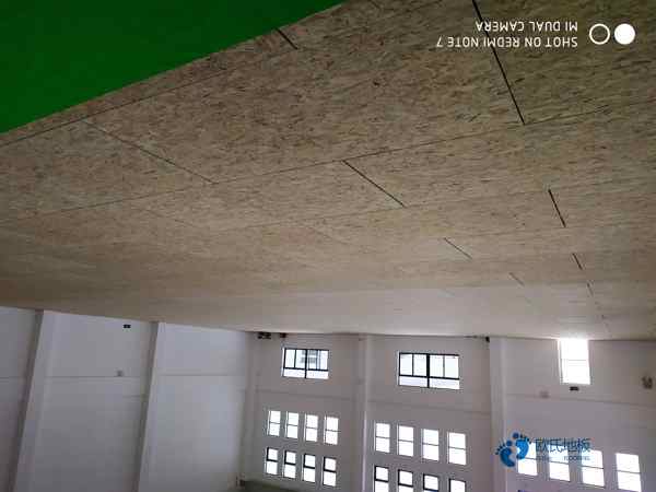 24厚風(fēng)雨操場地板施工技術(shù)方案