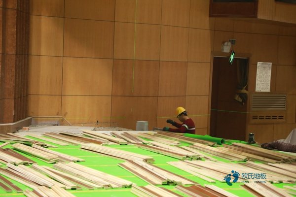 學(xué)校風(fēng)雨操場運動地板施工技術(shù)方案