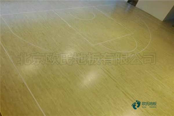 柞木體育木地板價格是多少錢？